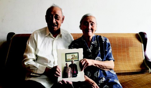 92歲老人和老伴結婚62年沒紅過臉 透露長壽秘訣